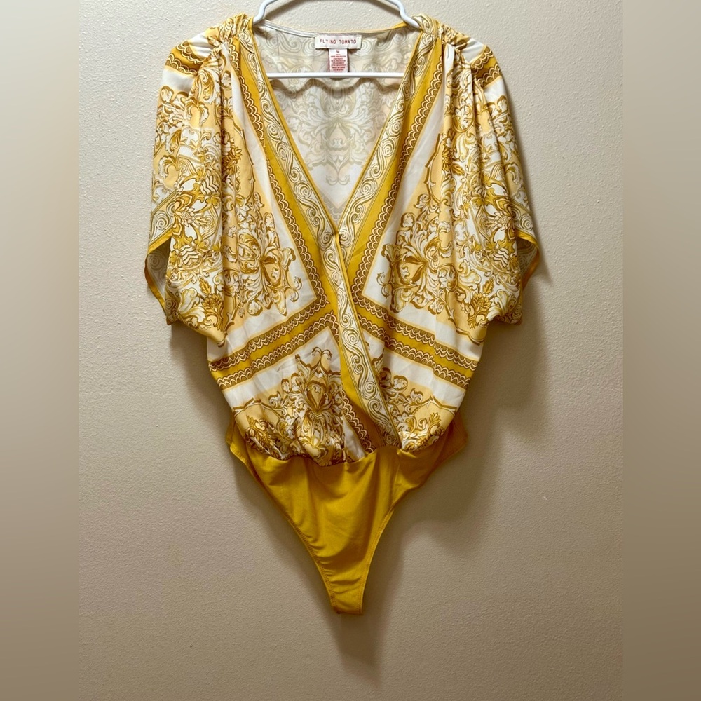 Flying Tomato Gold Baroque Print V-Neck Bodysuit Size Medium